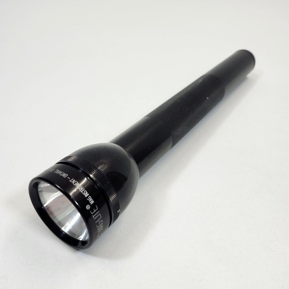 1990s Mag-Lite 4D Cell Incandescent Flashlight Black Made in USA Vintage